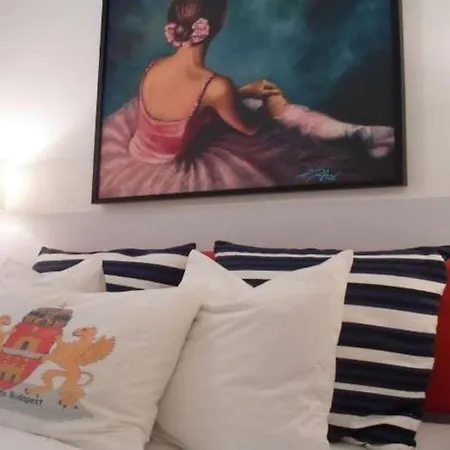Angela Duplex At Opera Apartament *